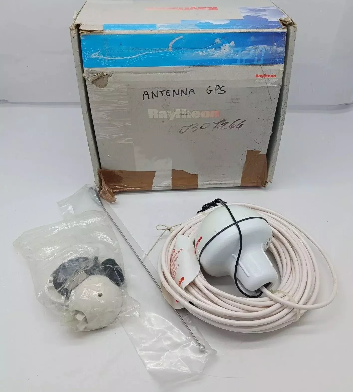 Raymarine E32003 Raytheon RAYSTAR 114 DGPS Combined GPS Beacon Receiver Antenna