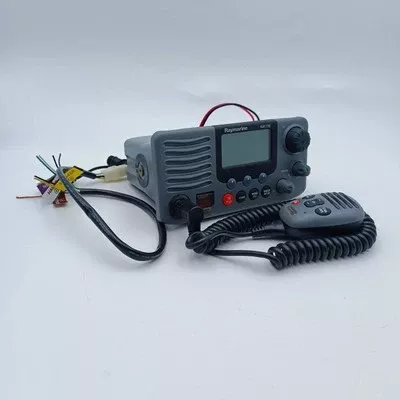 Raymarine Ray218E E43033 VHF DSC Hailer Radio w/ Microphone Handset